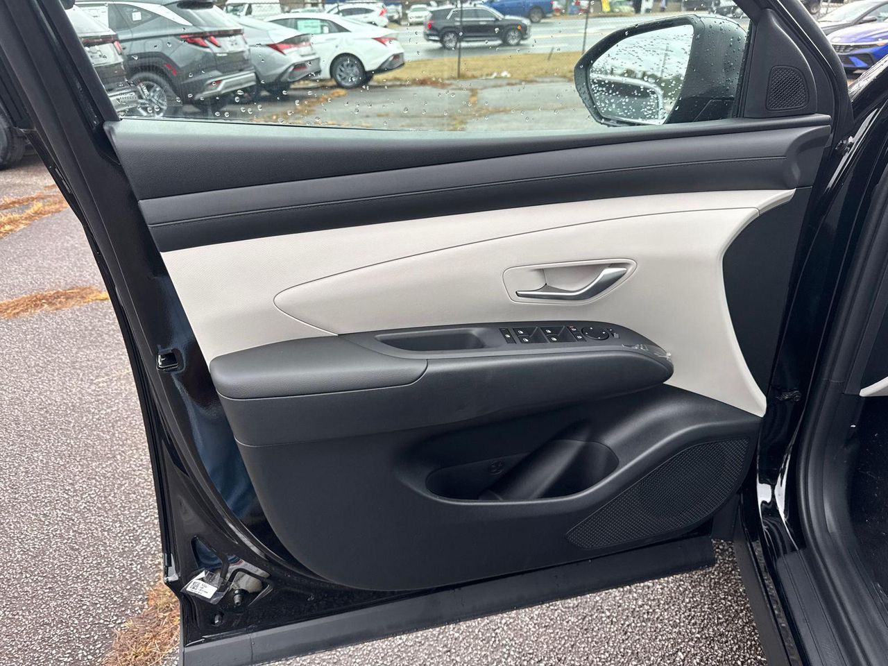 New 2026 Black HYUNDAI SEL FWD image 11