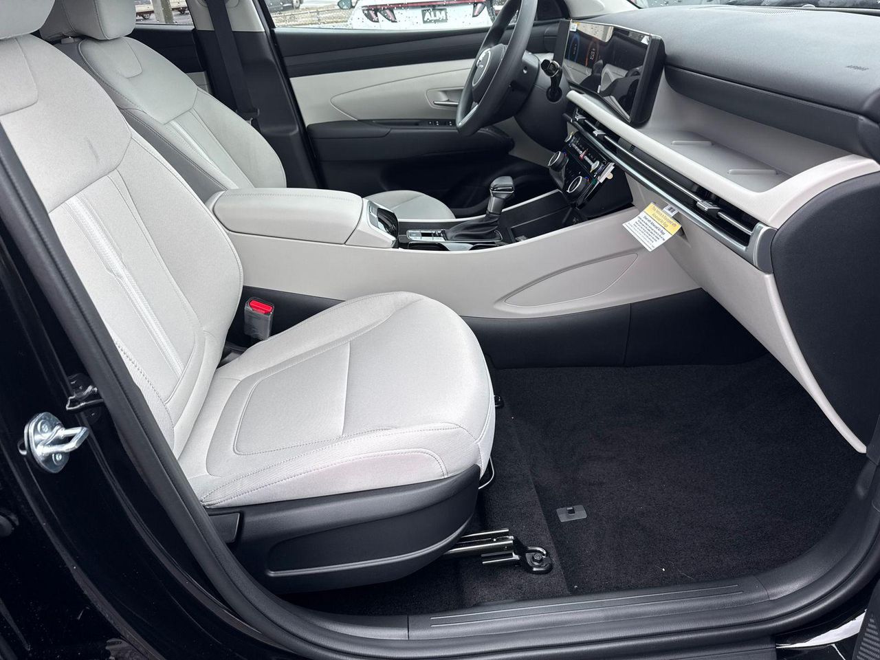 New 2026 Black HYUNDAI SEL FWD image 14