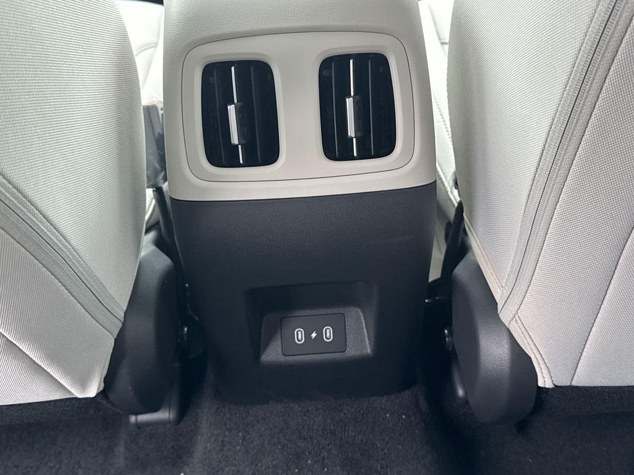 New 2026 Black HYUNDAI SEL FWD image 26