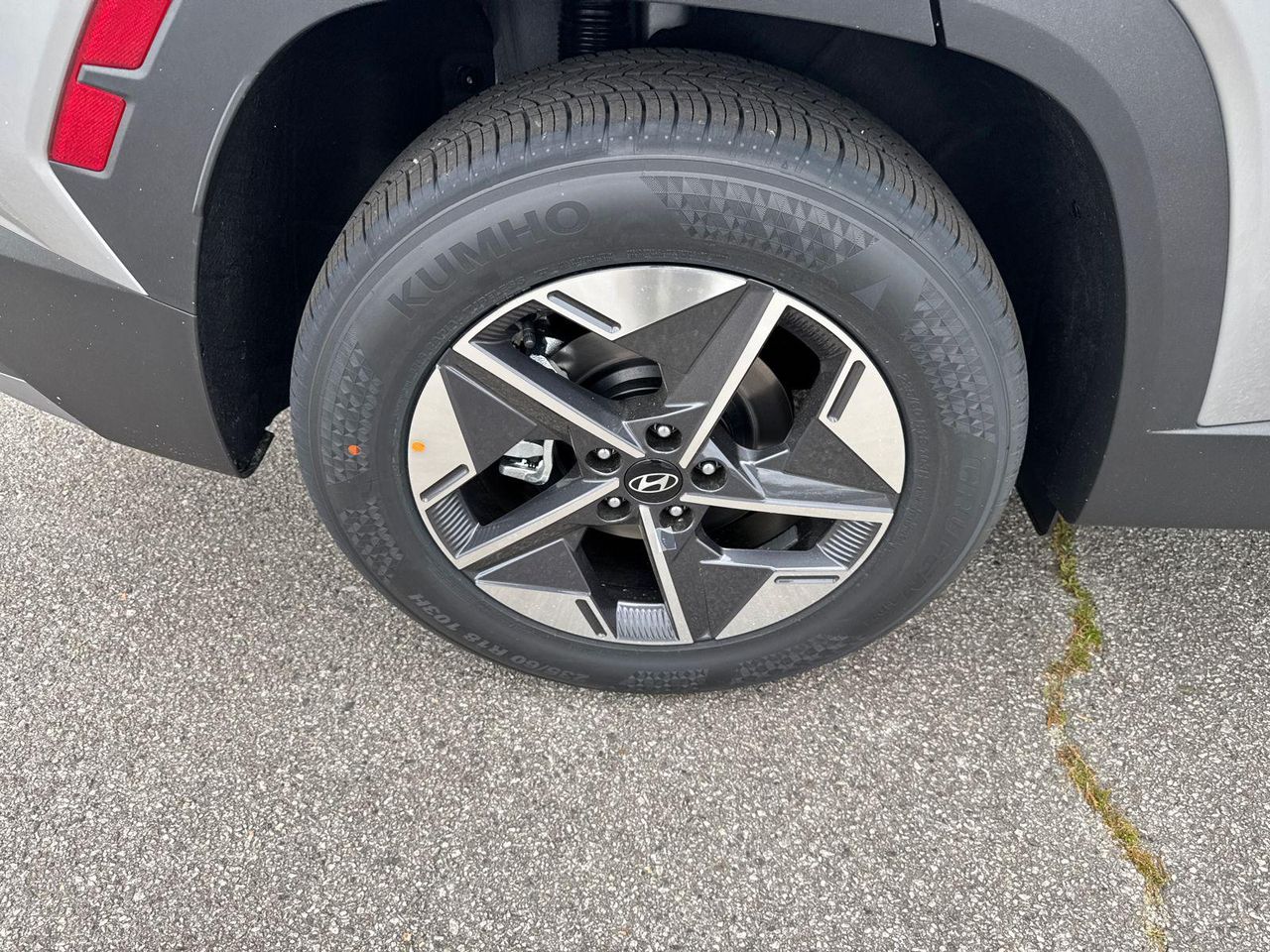New 2026 Silver Hyundai SEL FWD image 18