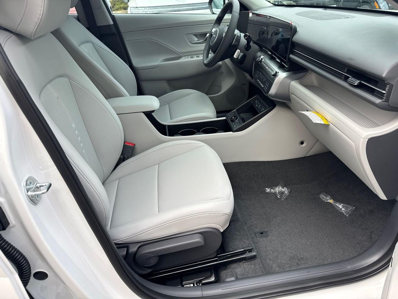 New 2026 White Hyundai Limited FWD image 14
