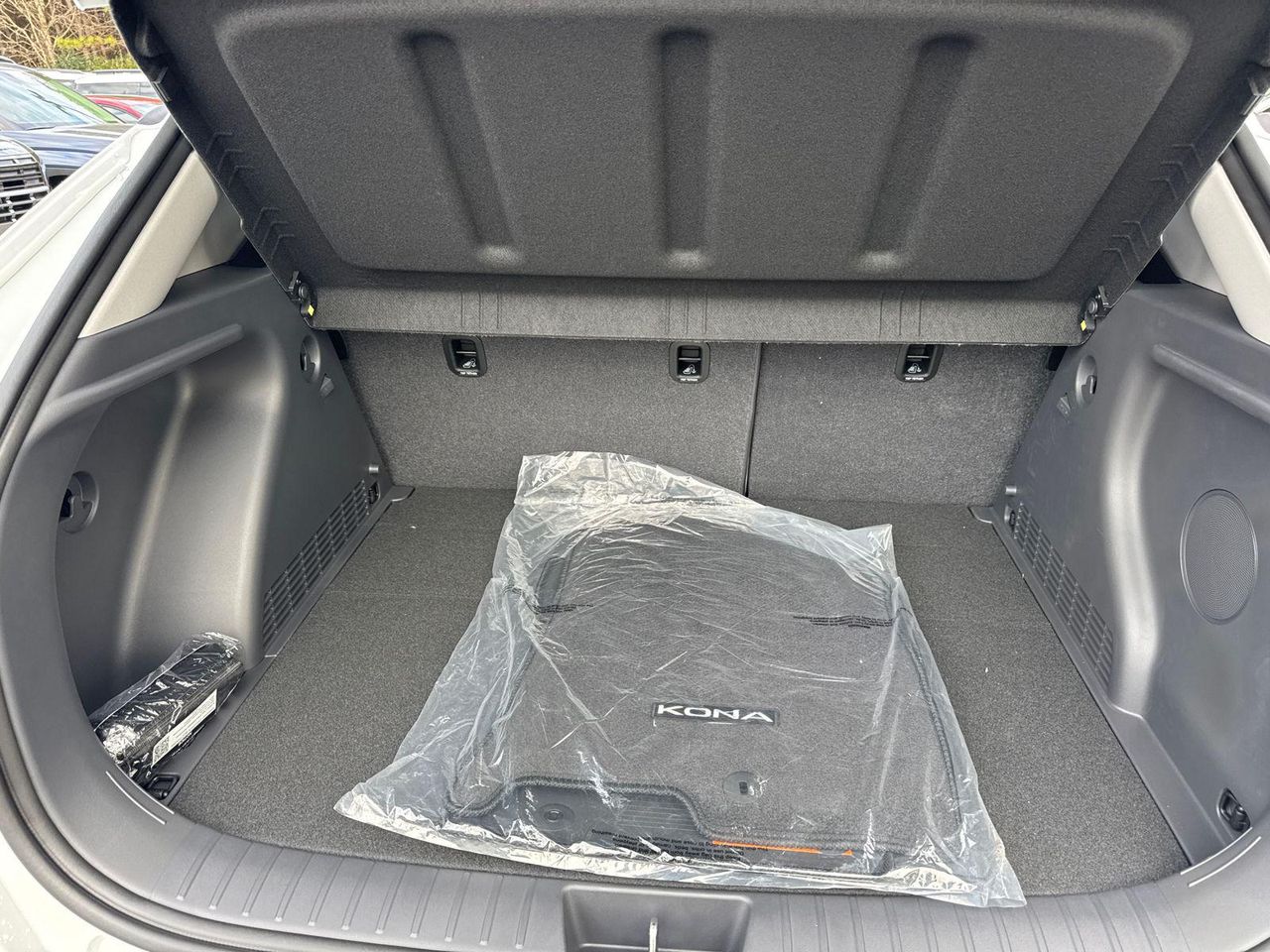 New 2026 White Hyundai Limited FWD image 19