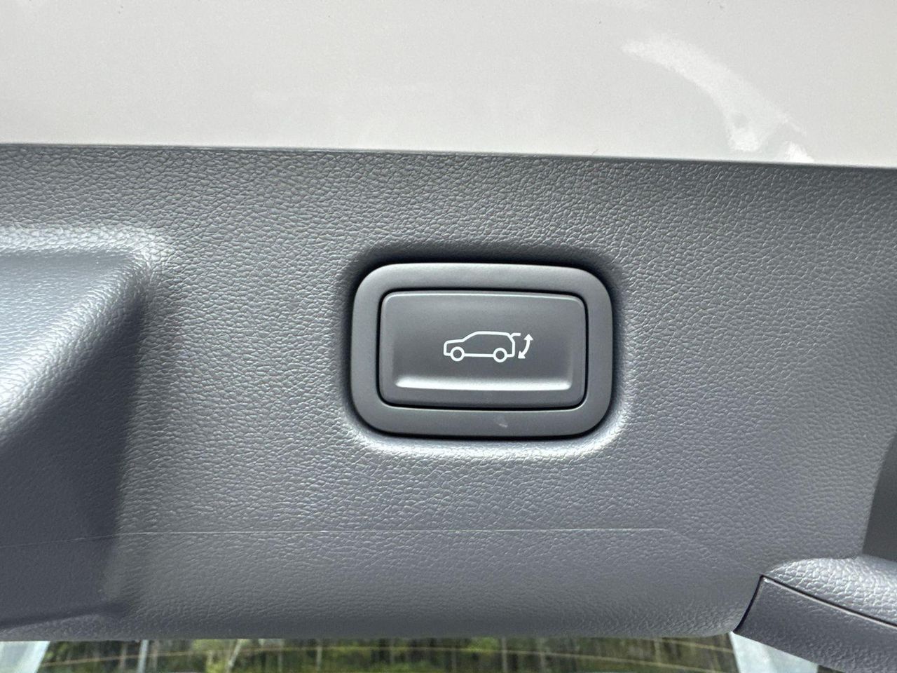 New 2026 White Hyundai Limited FWD image 20