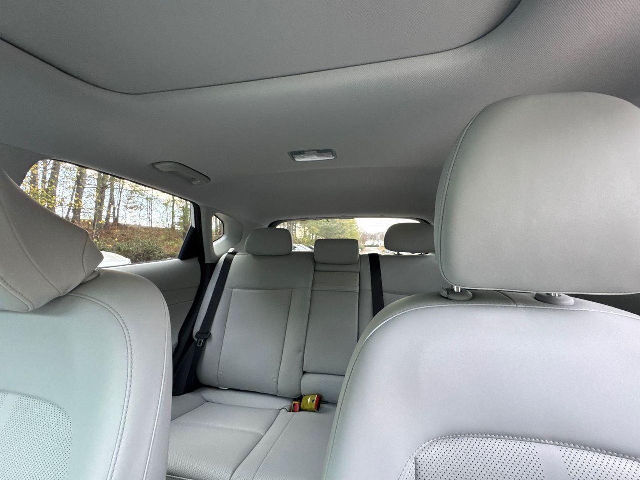 New 2026 White Hyundai Limited FWD image 33