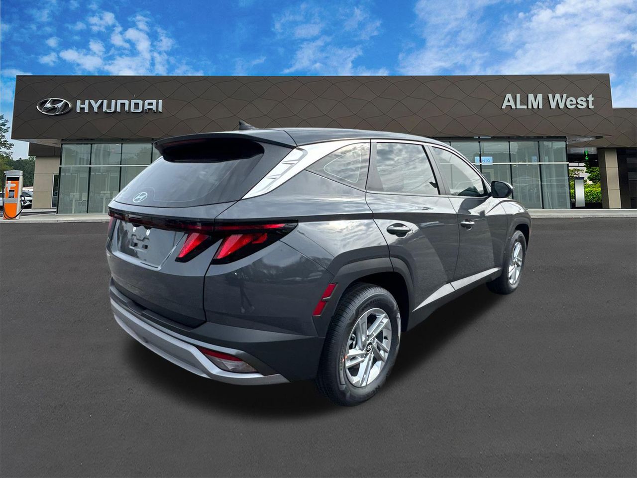 New 2026 Gray HYUNDAI SE FWD image 6