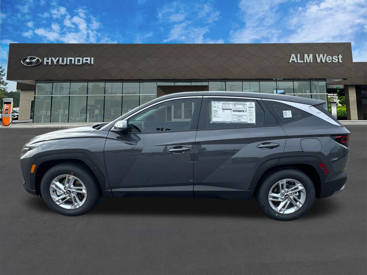 New 2026 Gray HYUNDAI SE FWD image 9