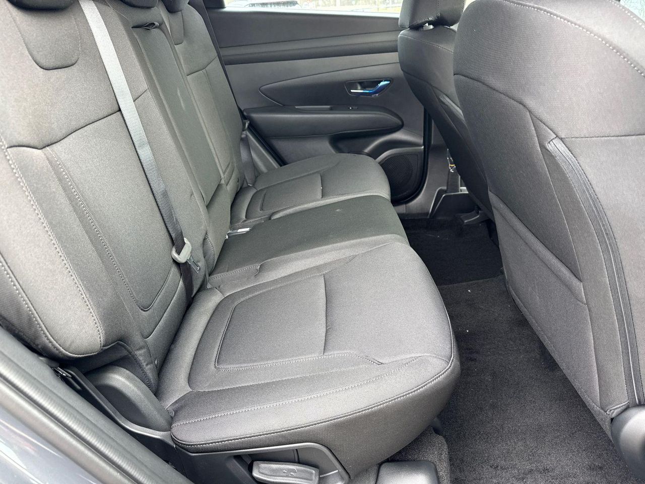 New 2026 Gray HYUNDAI SE FWD image 16