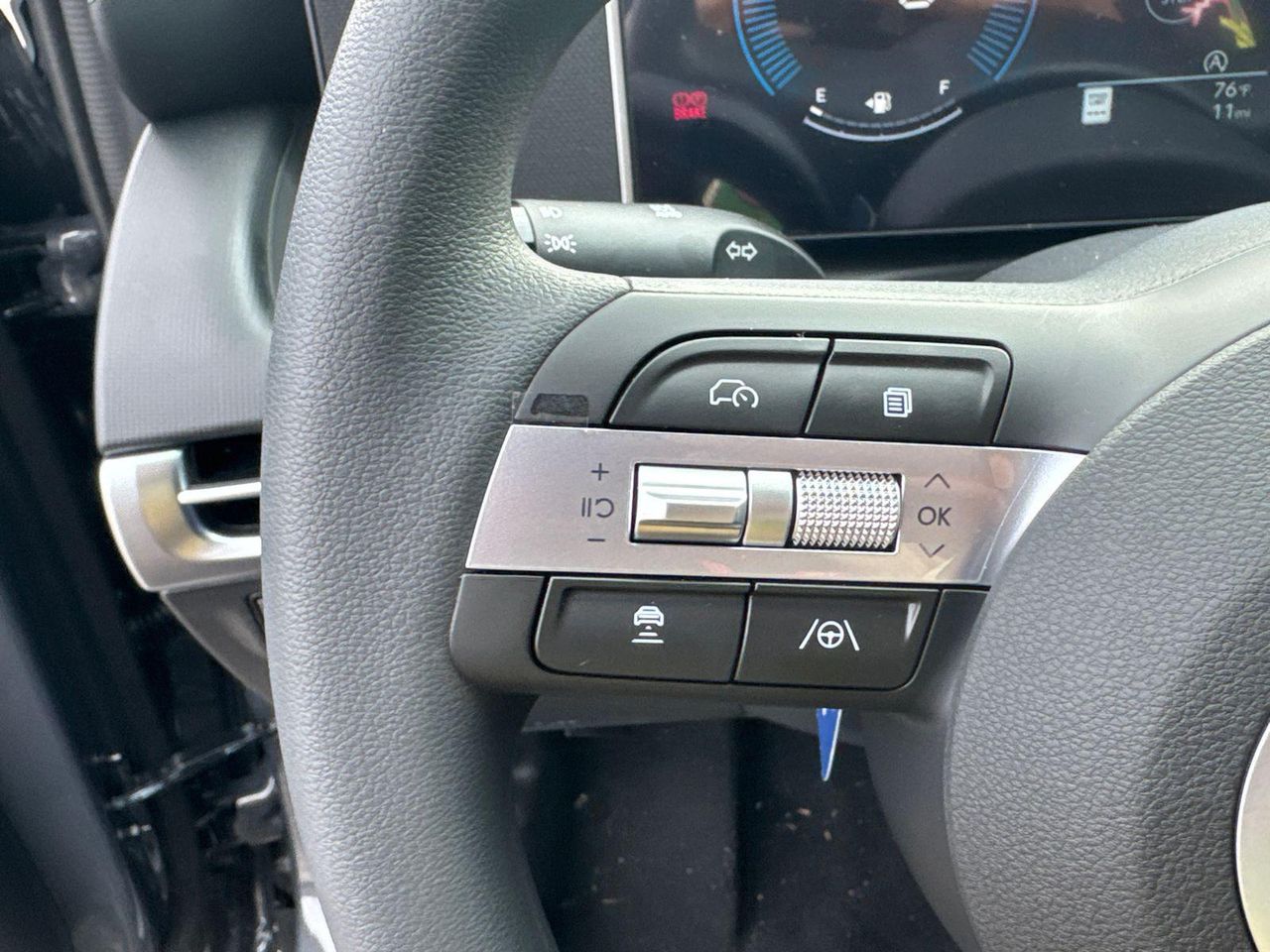 New 2026 Gray HYUNDAI SE FWD image 26