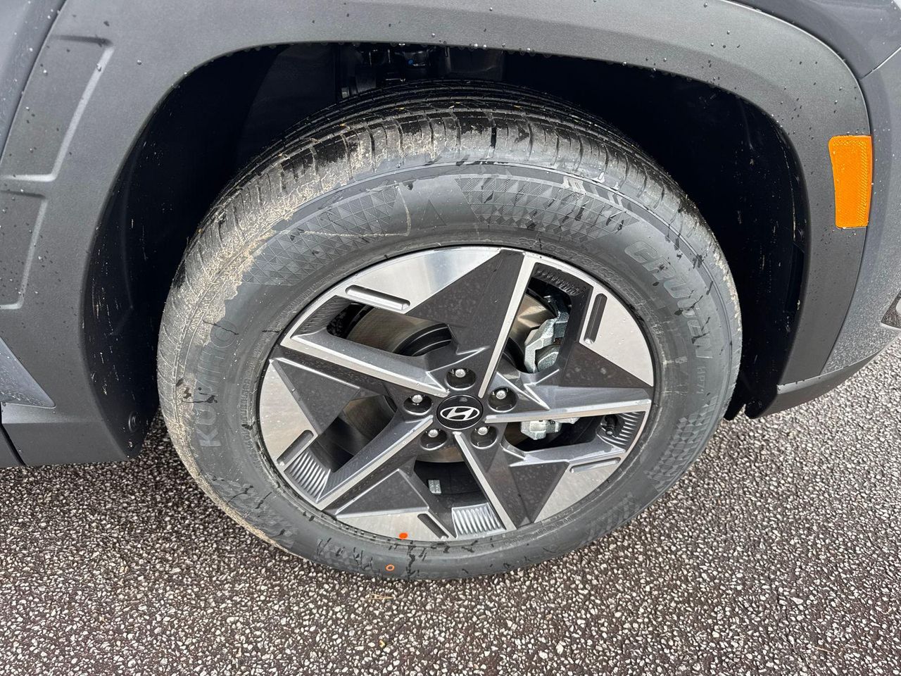 New 2026 Gray HYUNDAI SEL FWD image 13