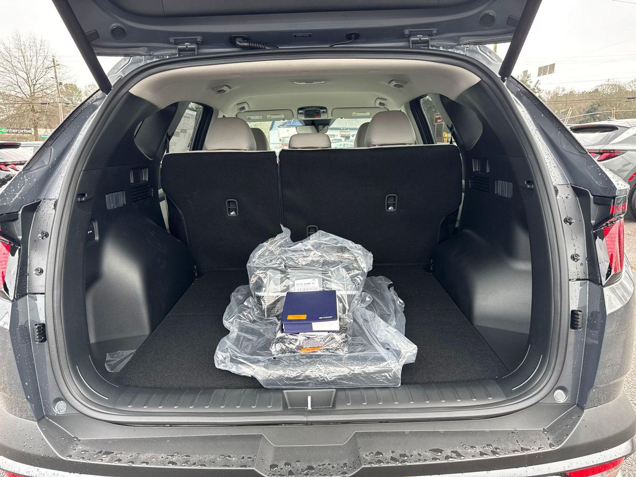 New 2026 Gray HYUNDAI SEL FWD image 19