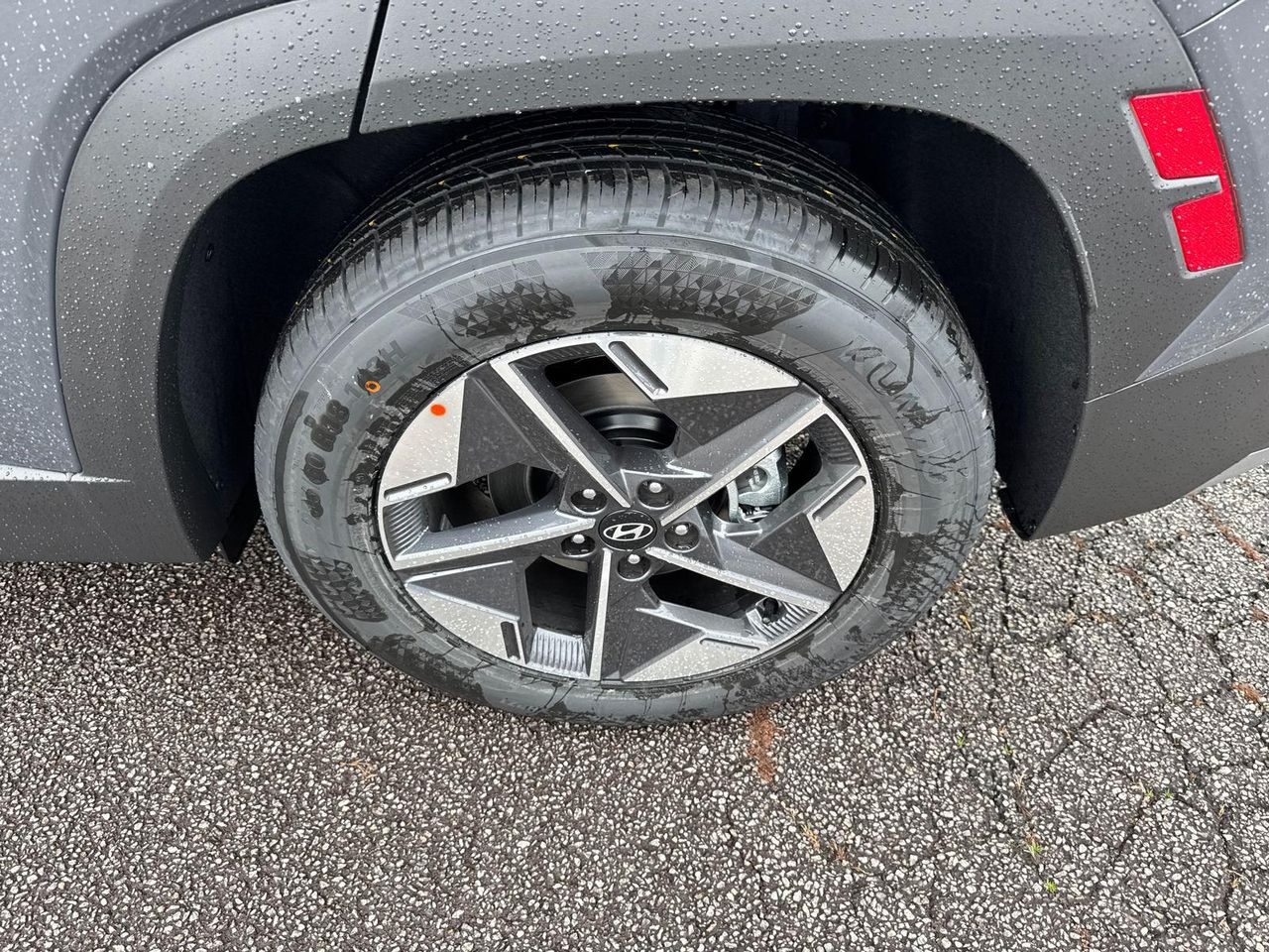 New 2026 Gray HYUNDAI SEL FWD image 21