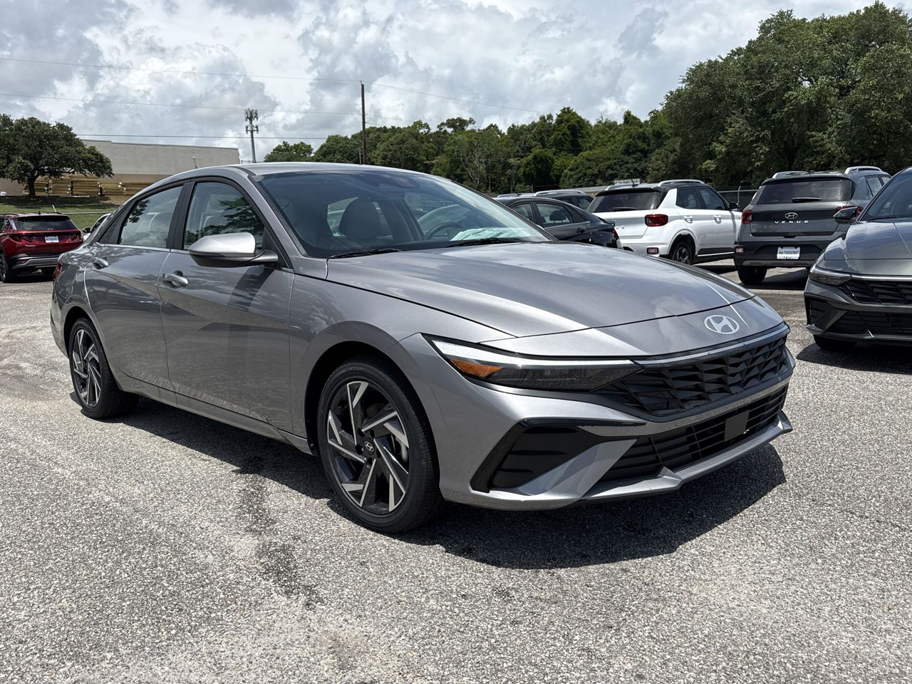 2026 Hyundai Elantra 1.6 HEV Limited DCT's photo