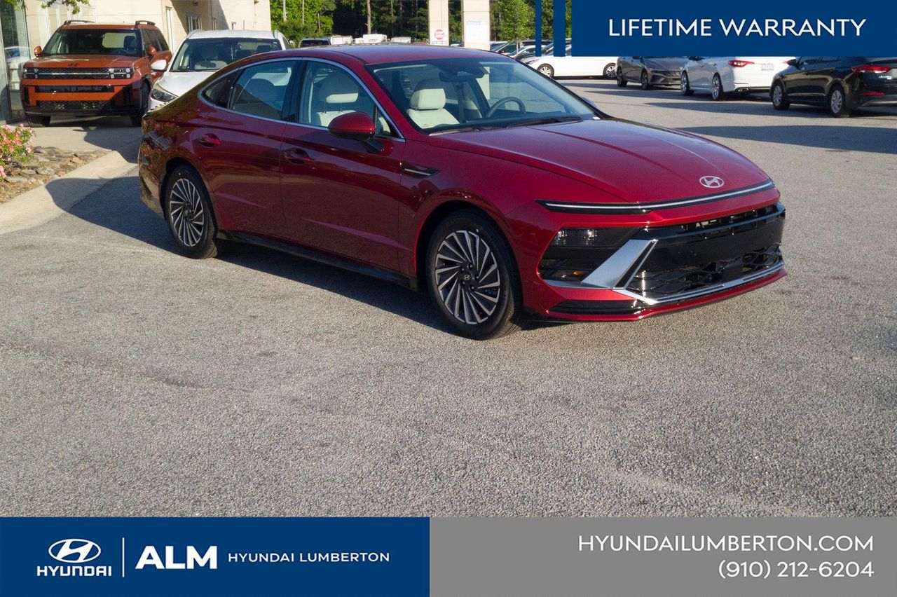 New 2025 Red Hyundai SEL image 3
