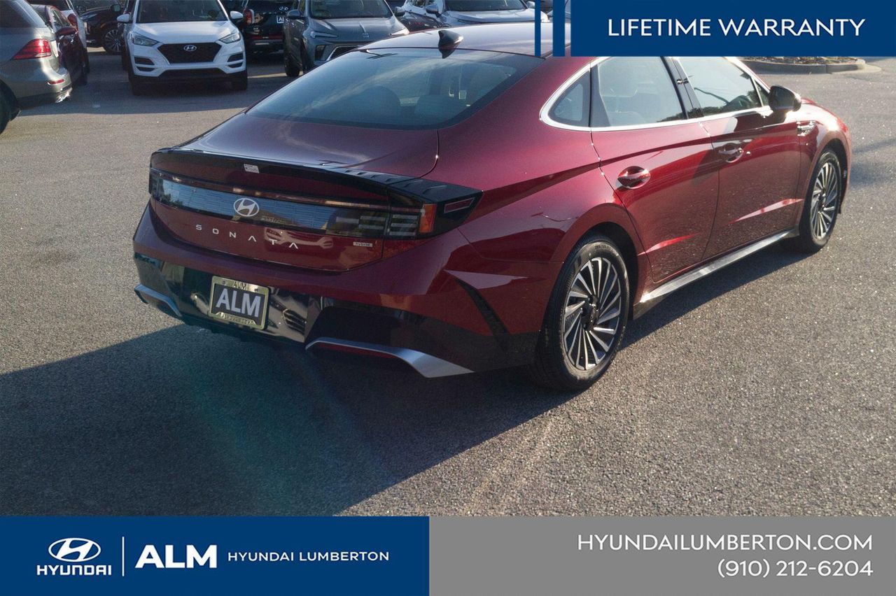 New 2025 Red Hyundai SEL image 5