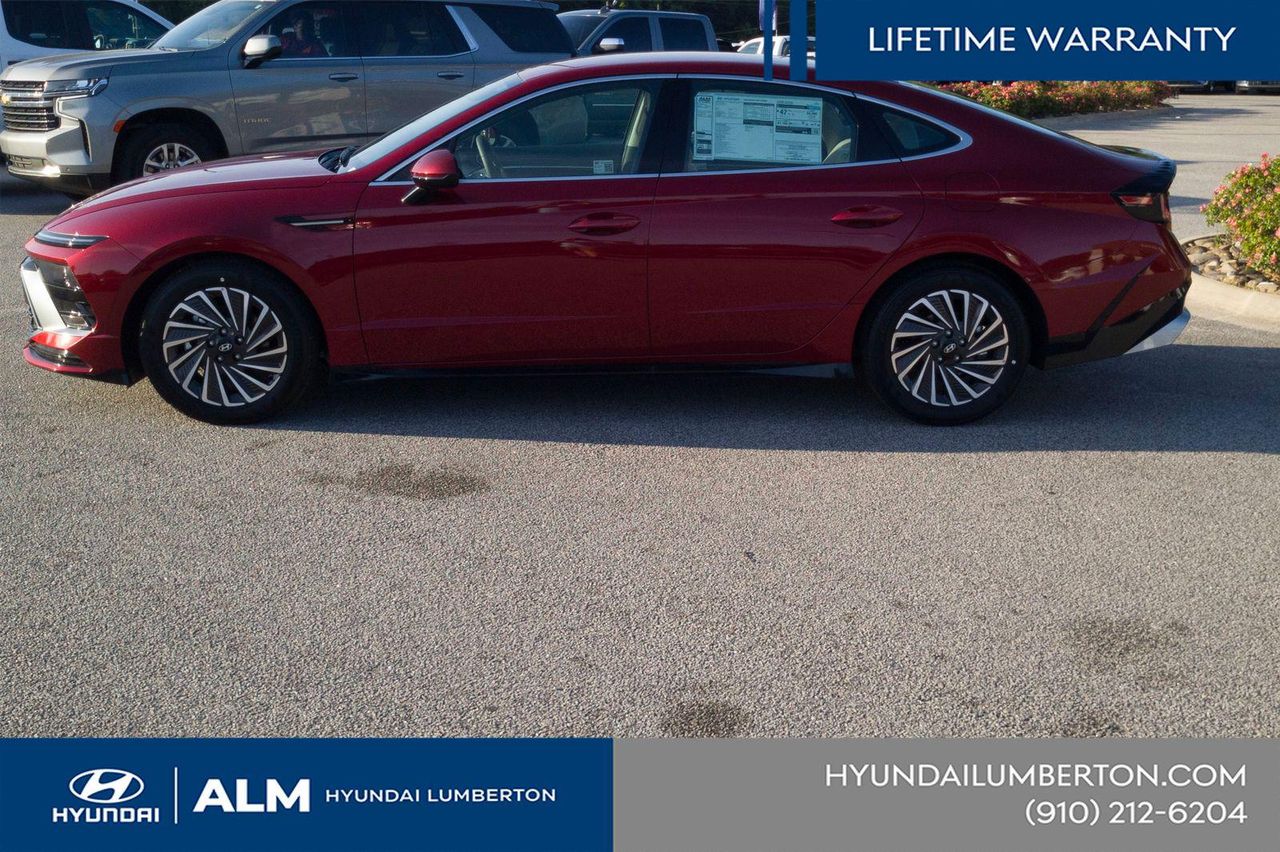New 2025 Red Hyundai SEL image 9