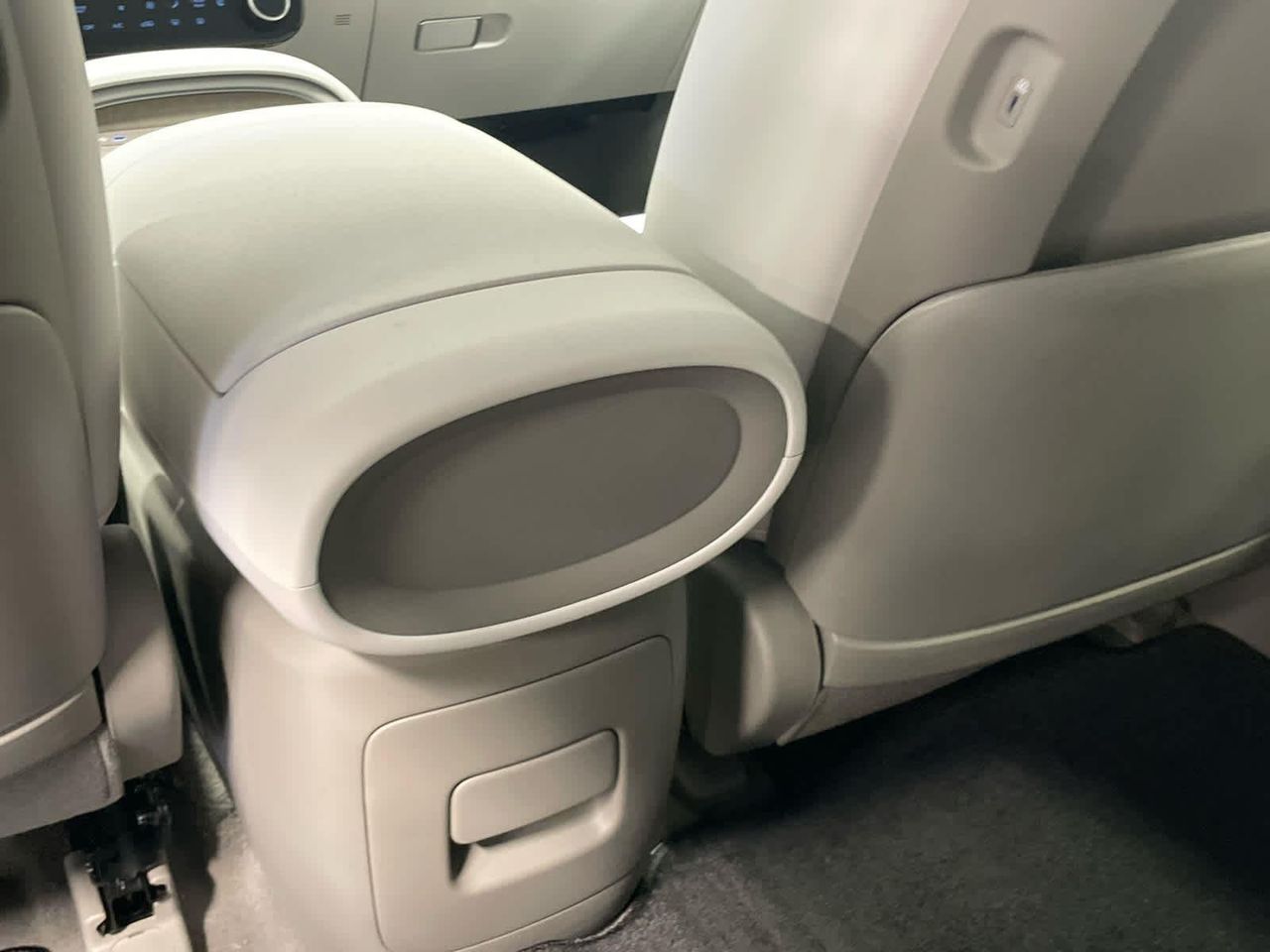 New 2026 Creamy White Pearl Hyundai SEL 7P image 195