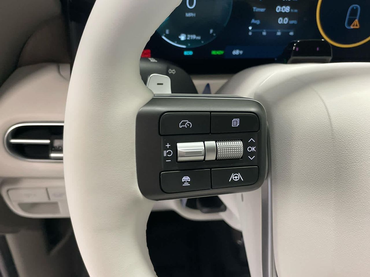 New 2026 Creamy White Pearl Hyundai SEL 7P image 201
