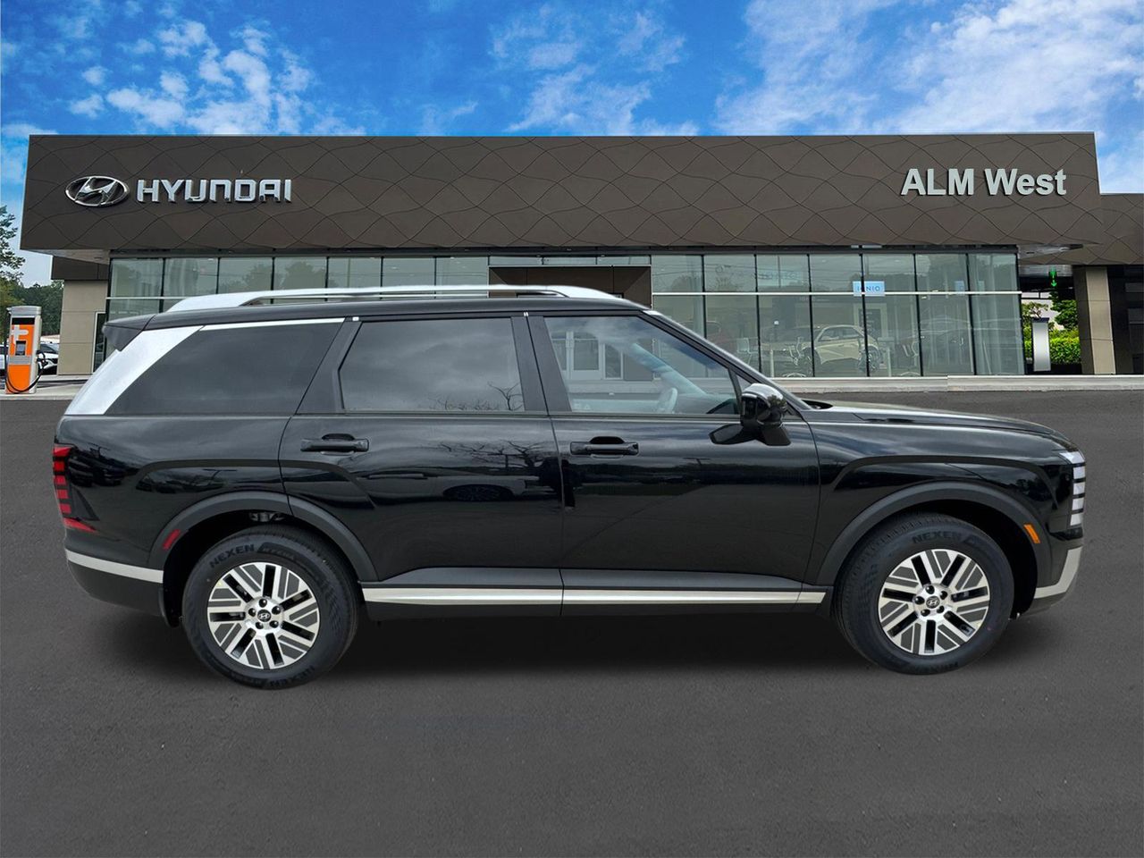 New 2026 Black HYUNDAI Blue SEL 8P image 5