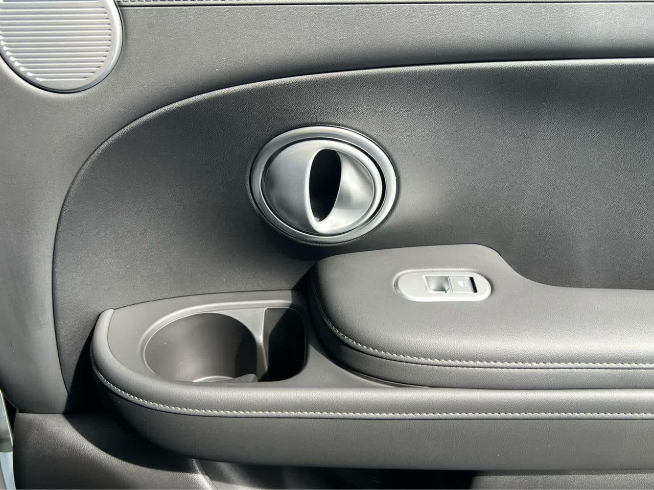 New 2026 Creamy White Pearl Hyundai SEL 8P image 100