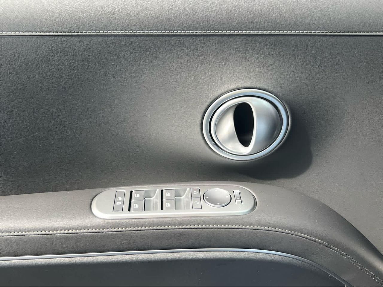 New 2026 Creamy White Pearl Hyundai SEL 8P image 117