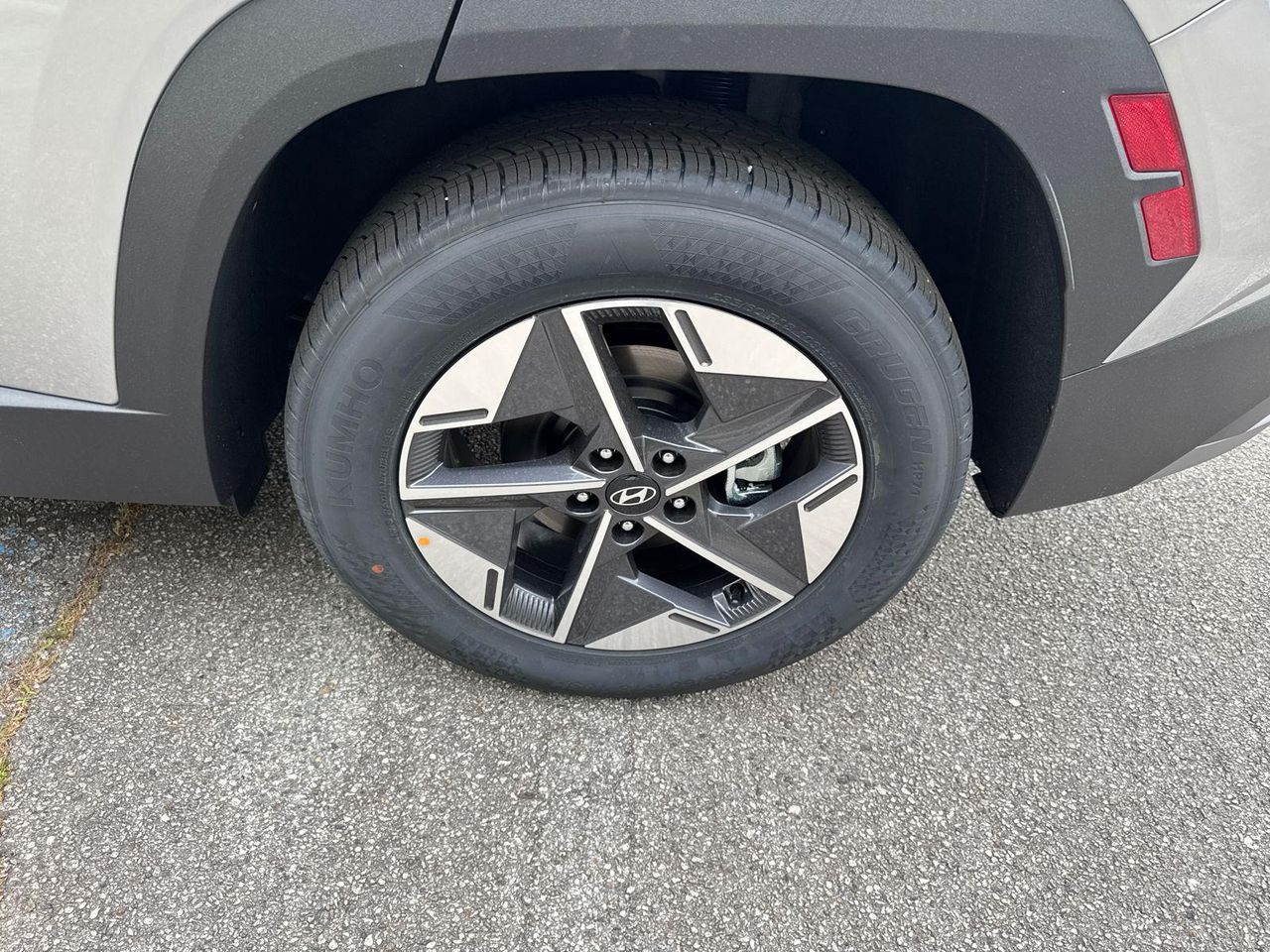 New 2026 Silver Hyundai SEL FWD image 21