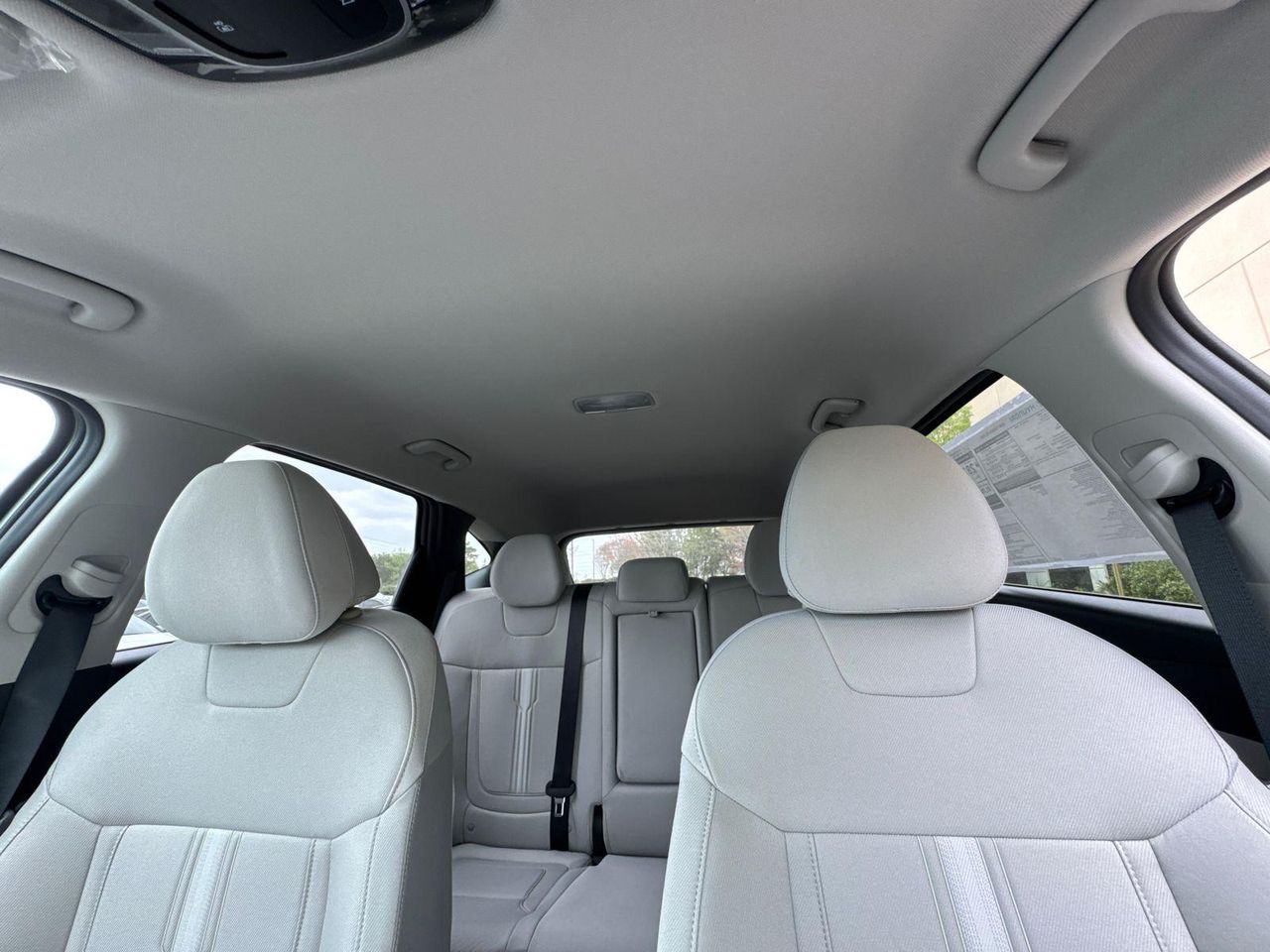 New 2026 Silver Hyundai SEL FWD image 33