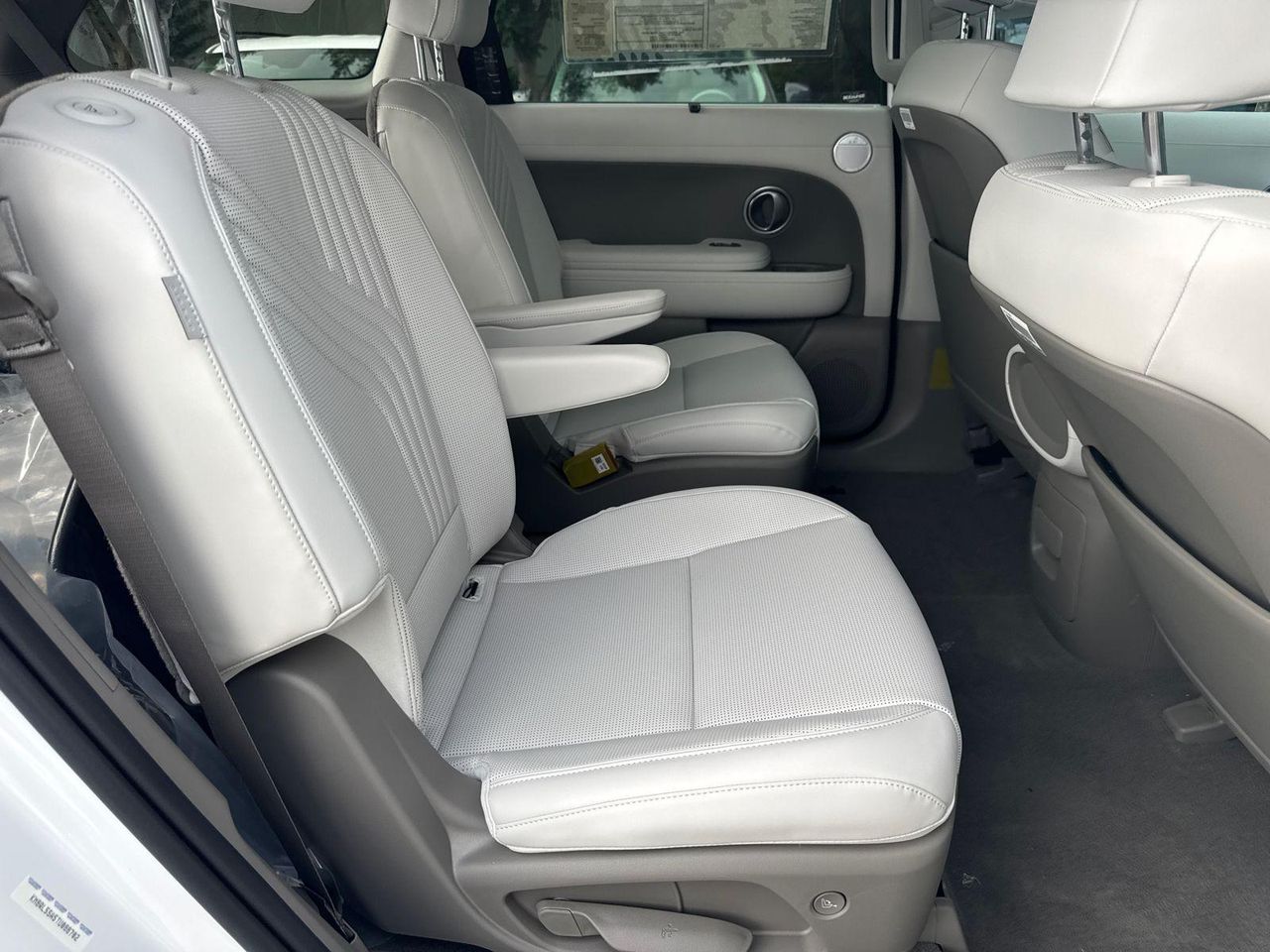New 2026 White HYUNDAI Blue SEL 7P image 16