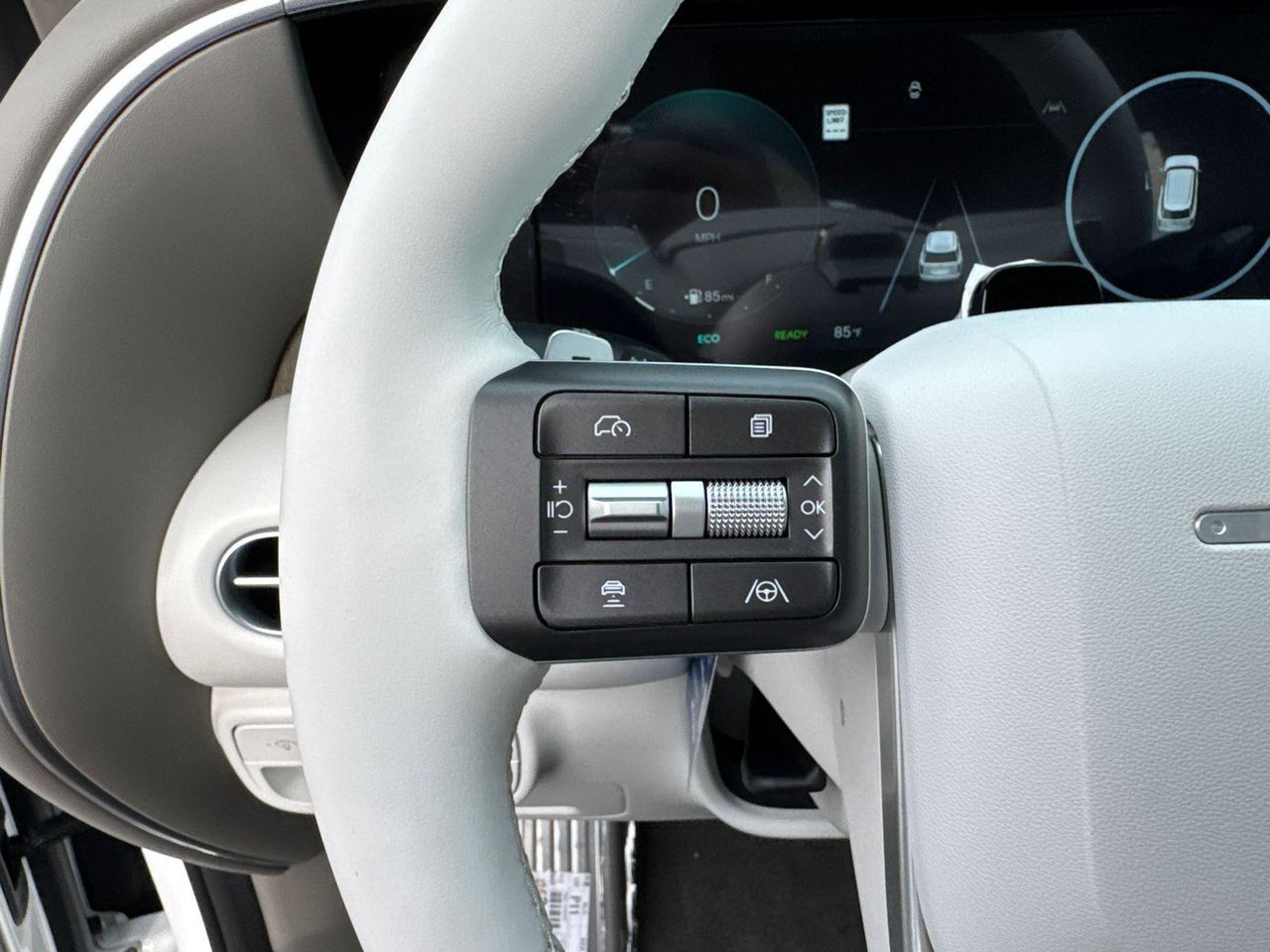 New 2026 White HYUNDAI Blue SEL 7P image 28