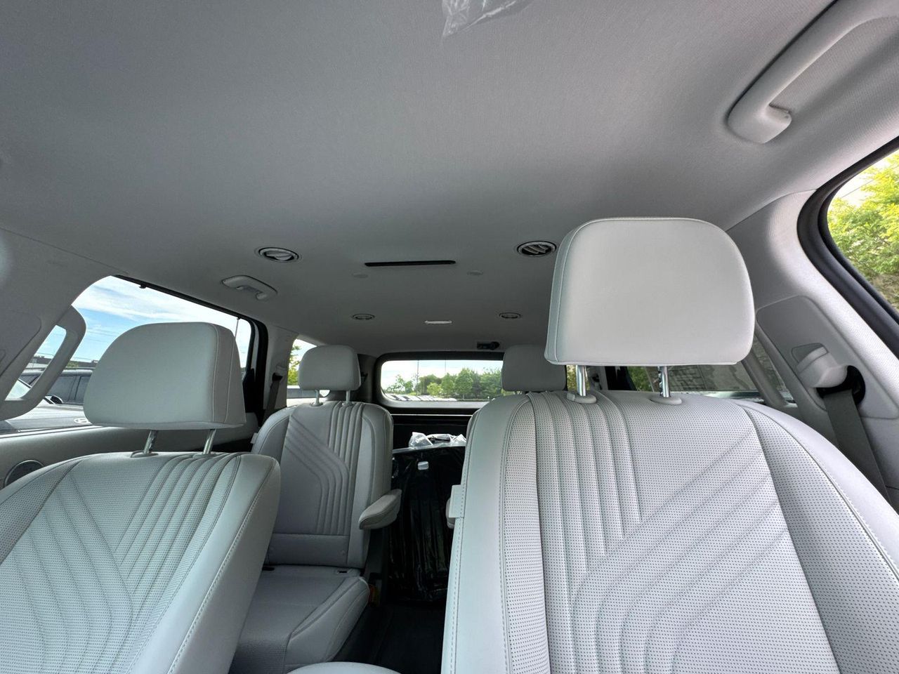 New 2026 White HYUNDAI Blue SEL 7P image 34
