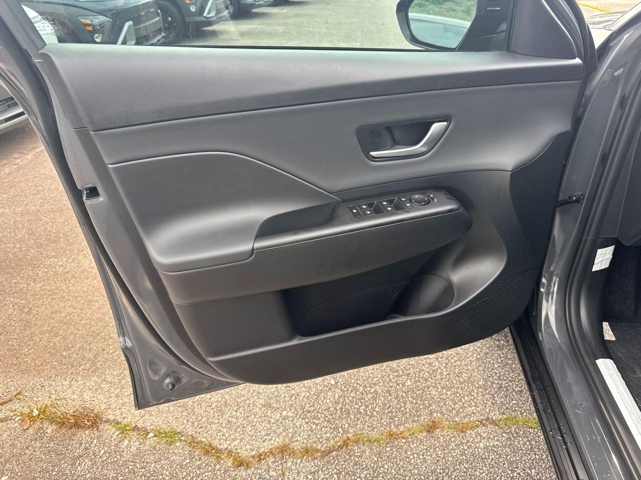 New 2026 Gray HYUNDAI SEL Premium FWD image 11