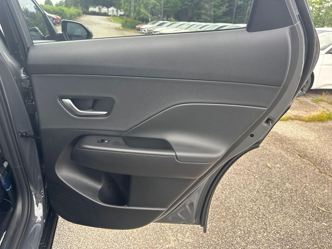 New 2026 Gray HYUNDAI SEL Premium FWD image 17