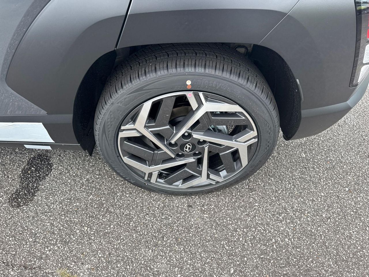 New 2026 Gray HYUNDAI SEL Premium FWD image 20