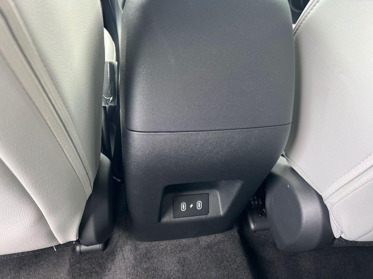 New 2026 White Hyundai SEL AWD image 17