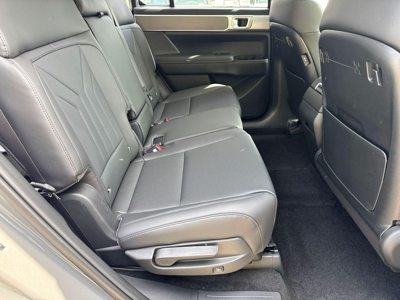 New 2026 Gray HYUNDAI XRT AWD image 16