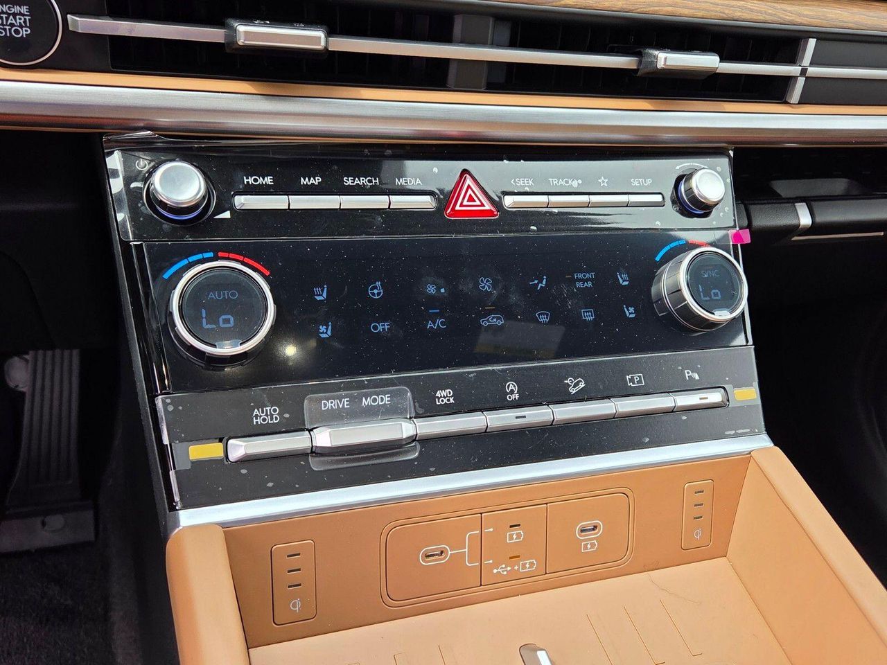New 2026 White HYUNDAI Limited AWD image 21