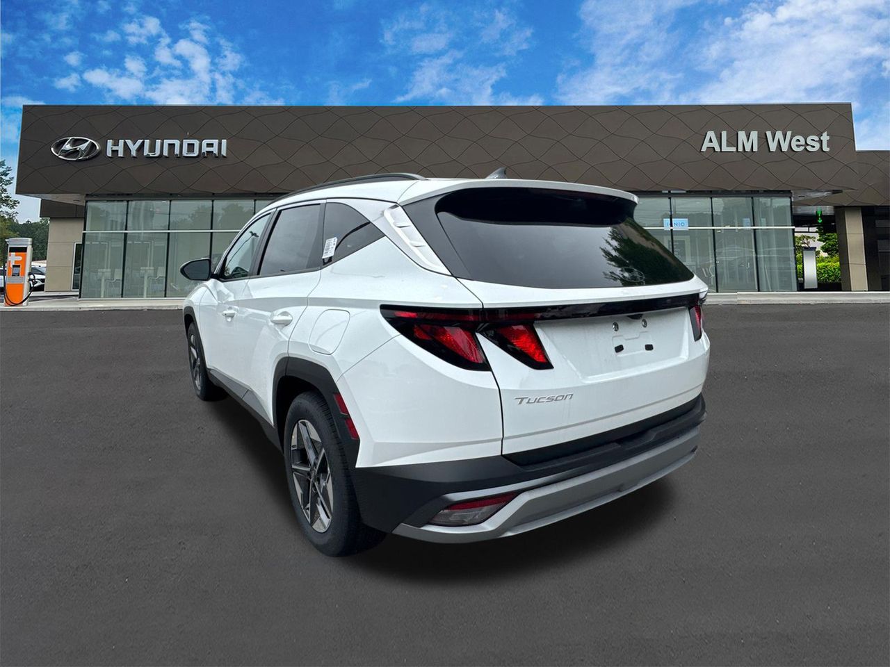 New 2026 White Hyundai SEL FWD image 8