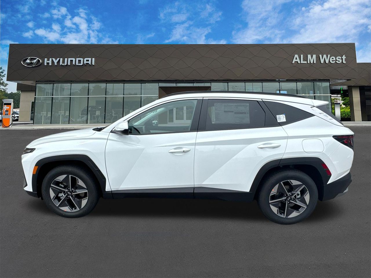 New 2026 White Hyundai SEL FWD image 9