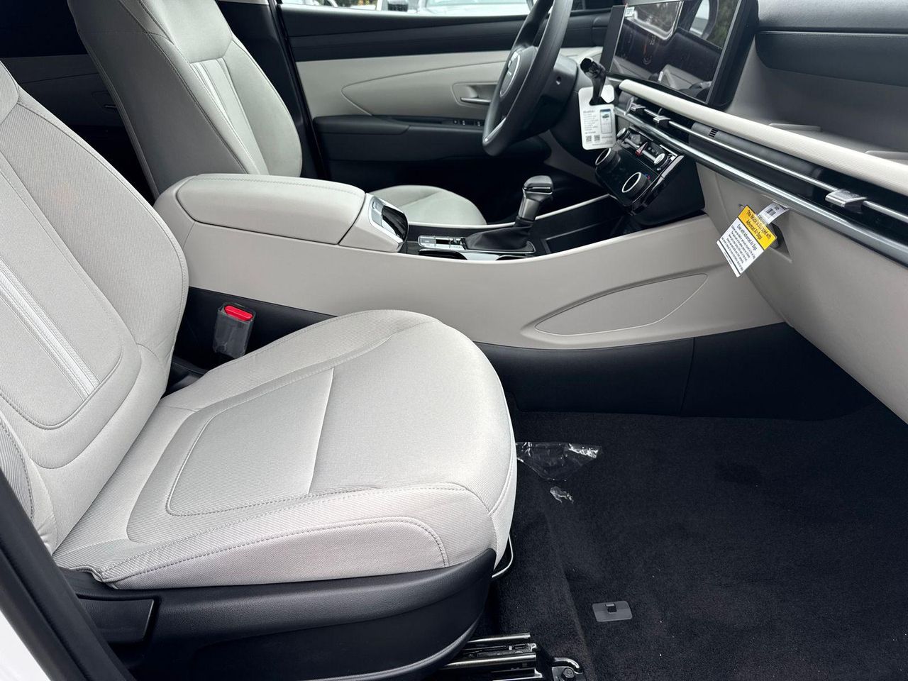 New 2026 White Hyundai SEL FWD image 14