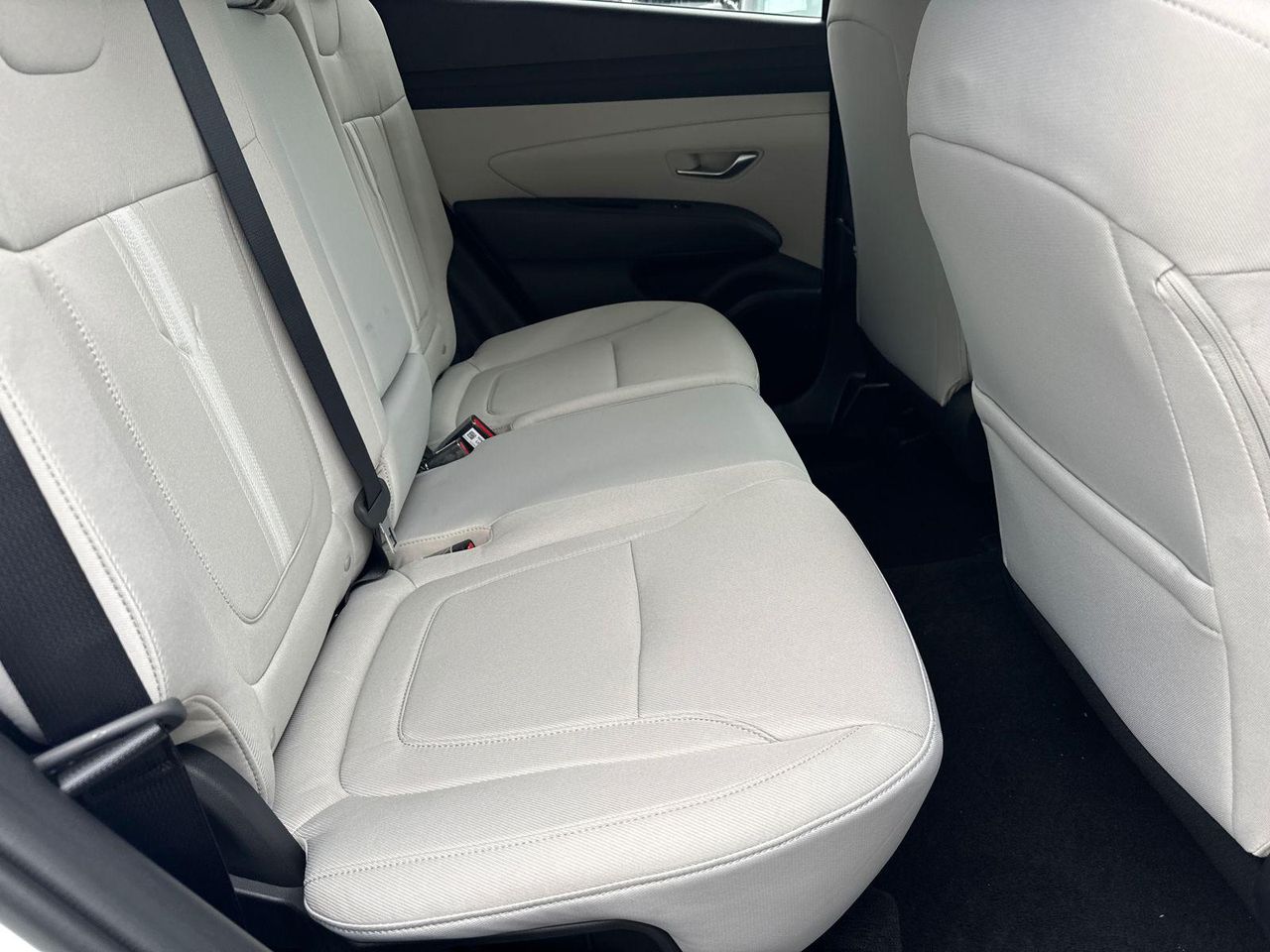 New 2026 White Hyundai SEL FWD image 16