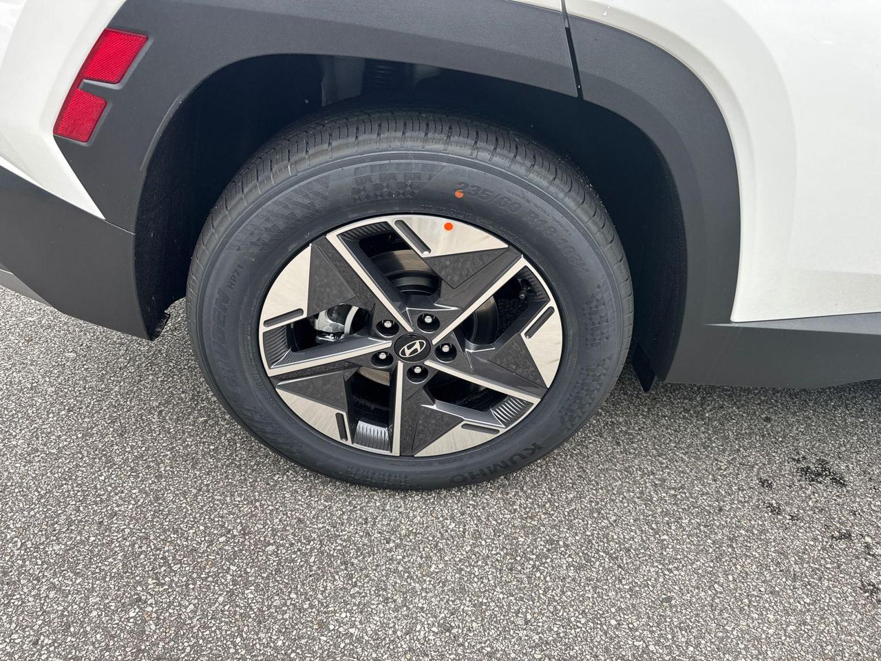 New 2026 White Hyundai SEL FWD image 18