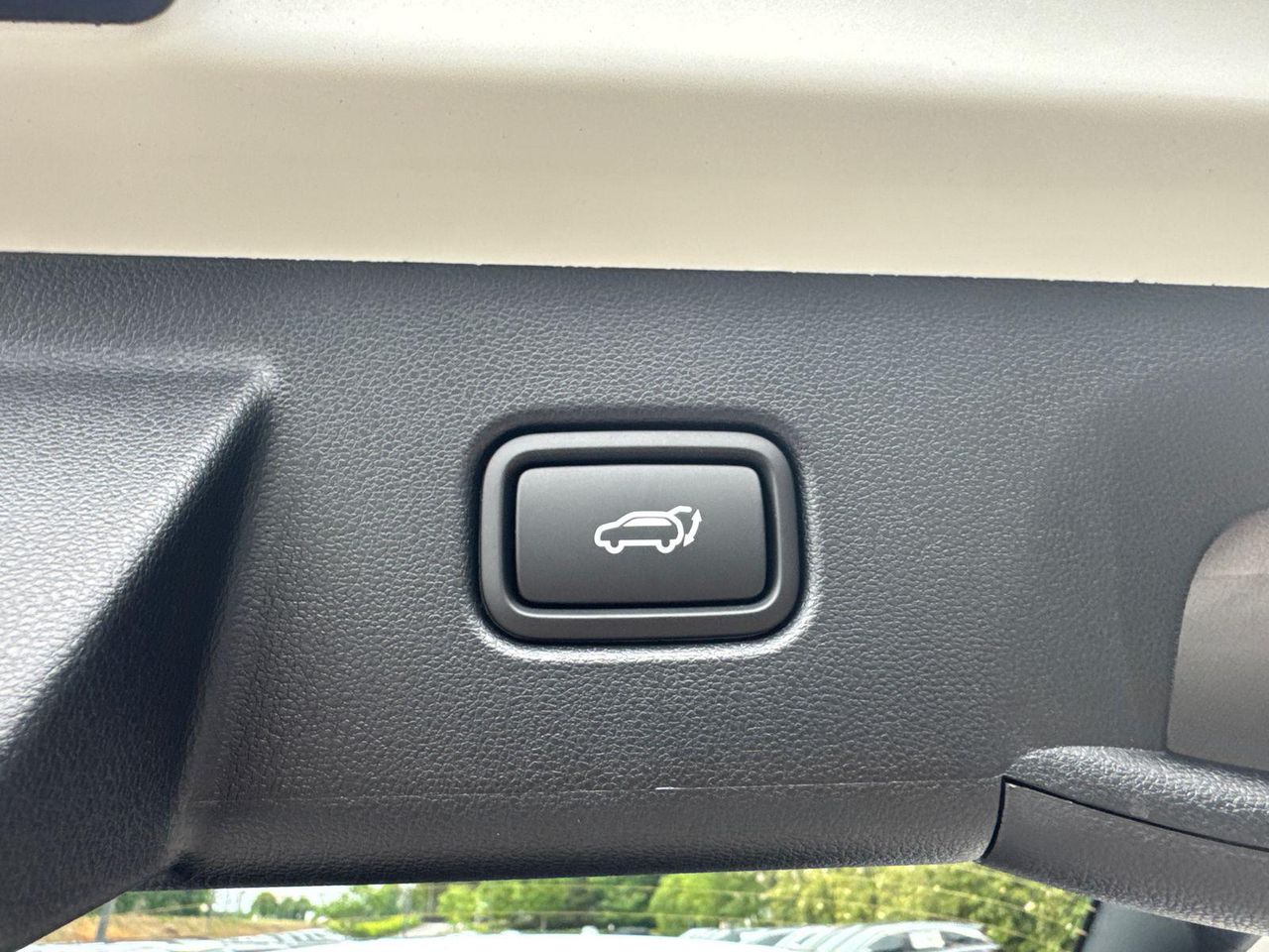 New 2026 White Hyundai SEL FWD image 20