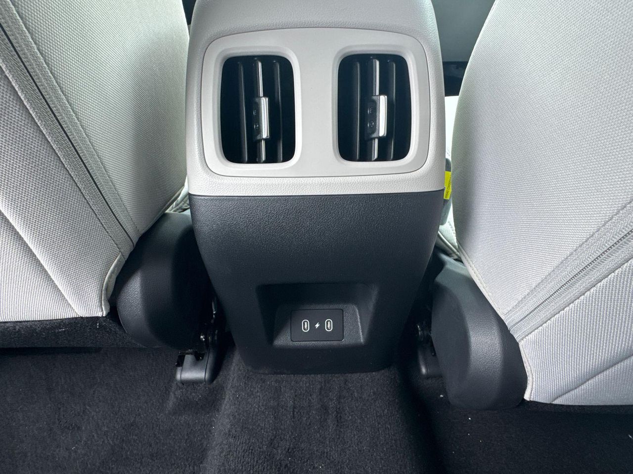 New 2026 White Hyundai SEL FWD image 26