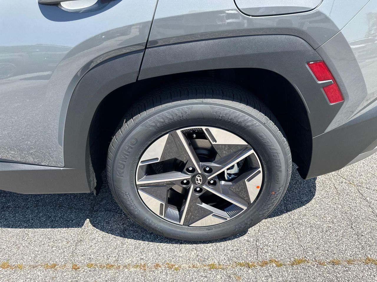 New 2026 Gray Hyundai SEL FWD image 21
