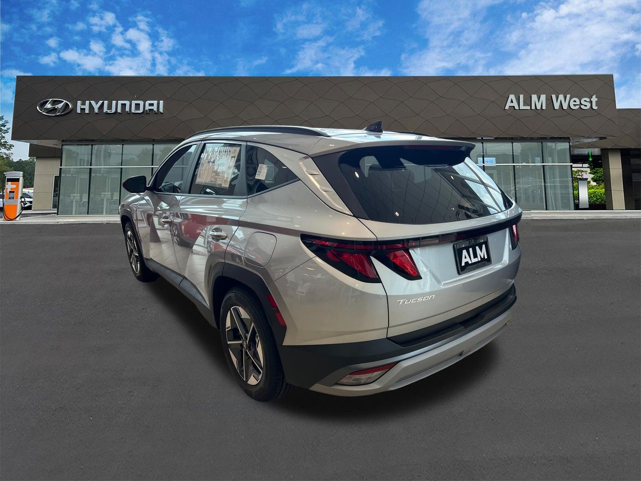 New 2026 Shimmering Silver HYUNDAI SEL FWD image 7