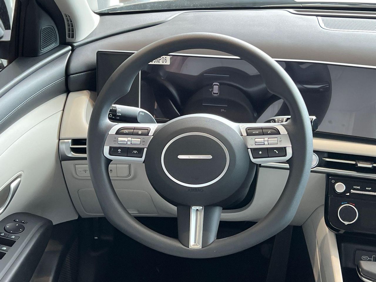 New 2026 Shimmering Silver HYUNDAI SEL FWD image 18