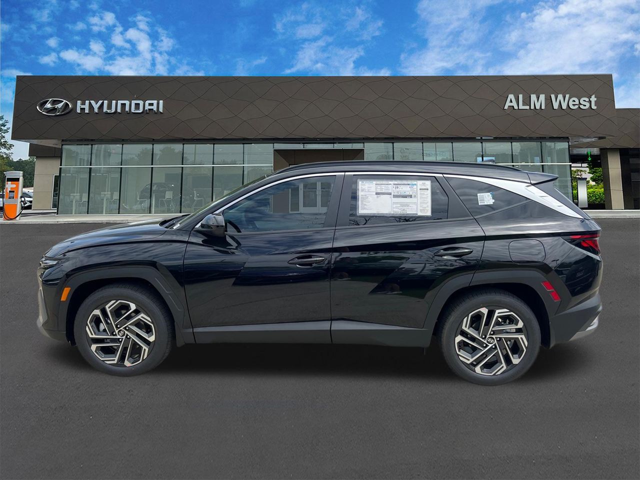 New 2026 Phantom Black HYUNDAI SEL FWD image 9