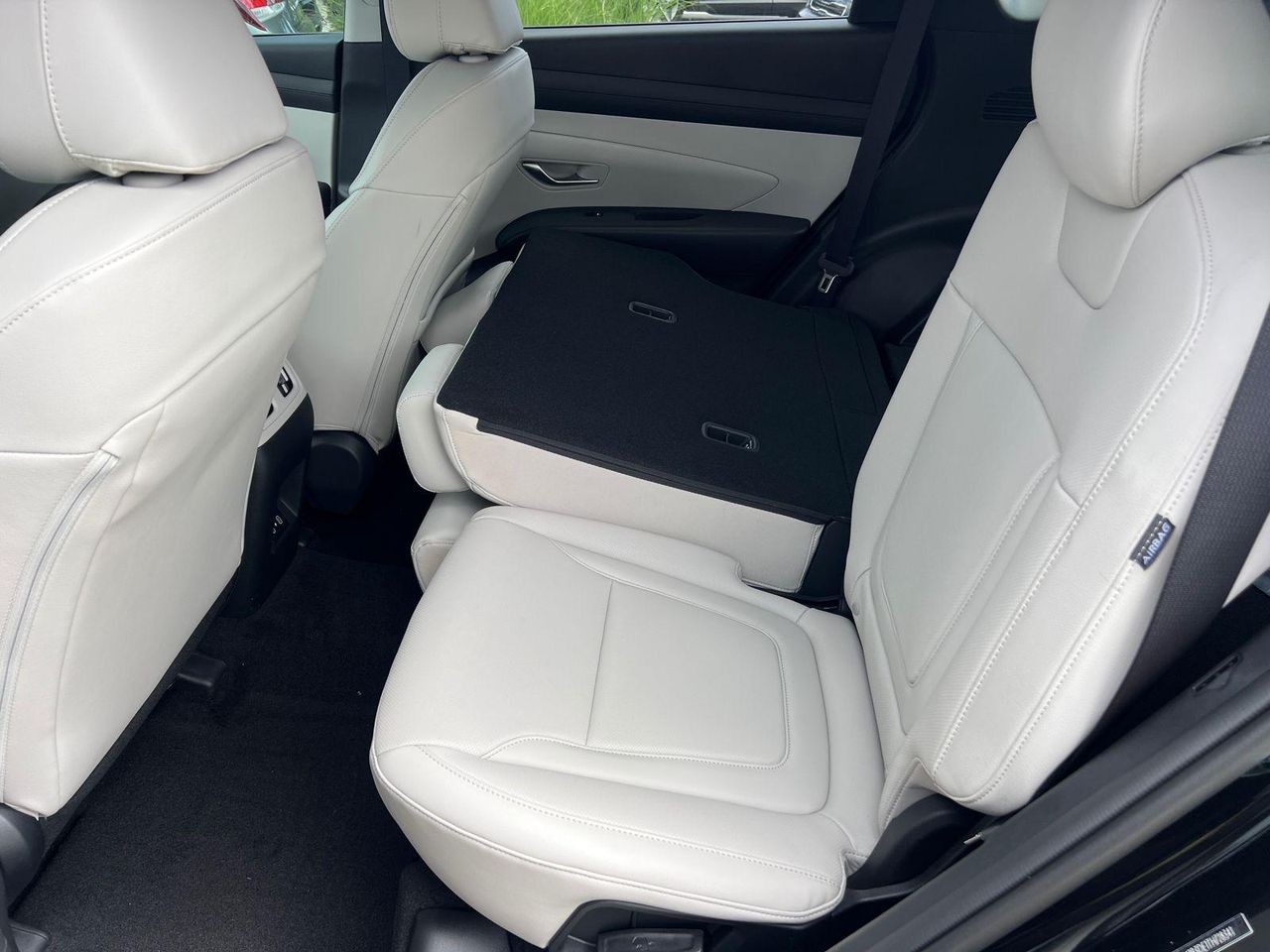 New 2026 Phantom Black HYUNDAI SEL FWD image 16
