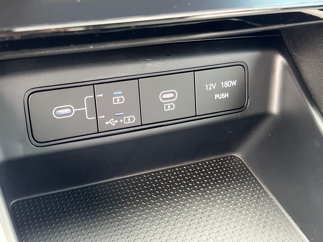 New 2026 Phantom Black HYUNDAI SEL FWD image 26
