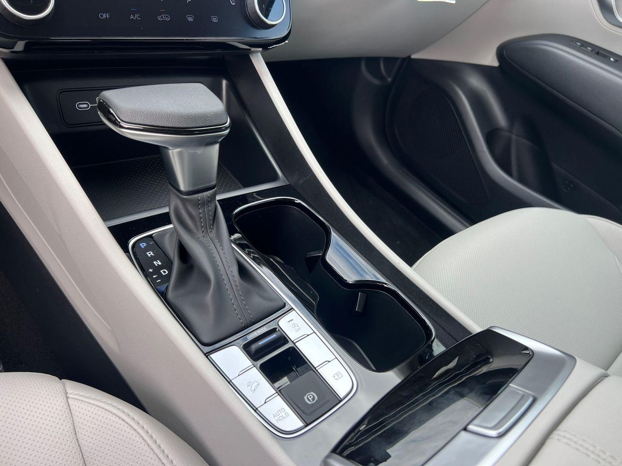 New 2026 Phantom Black HYUNDAI SEL FWD image 27