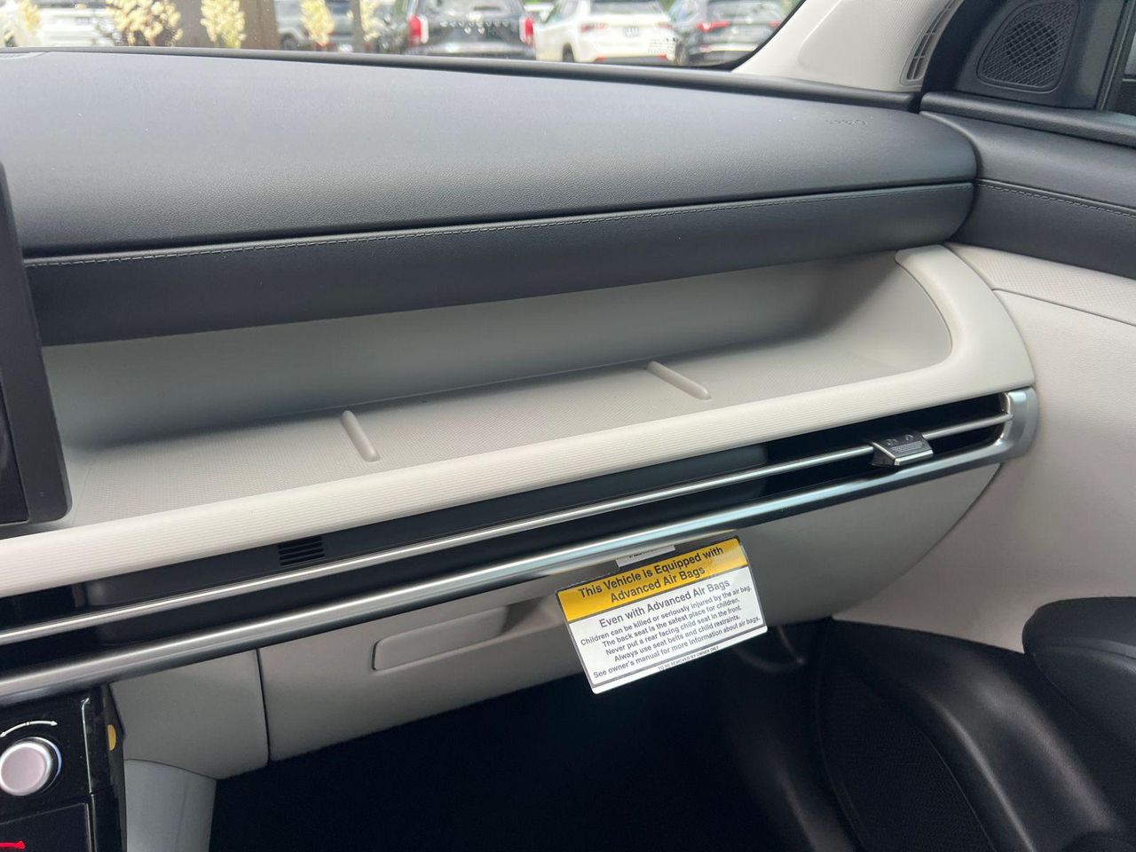 New 2026 Phantom Black HYUNDAI SEL FWD image 28